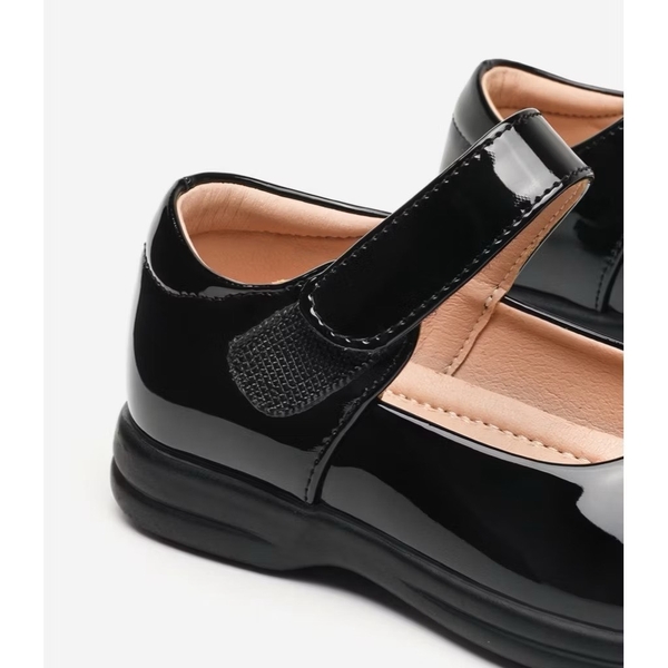 Giày búp bê đính nơ hai màu đen và kem