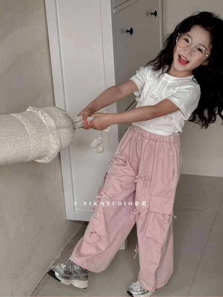 Áo cotton cộc tay đính nơ ngọc màu trắng cổ tròn cho bé