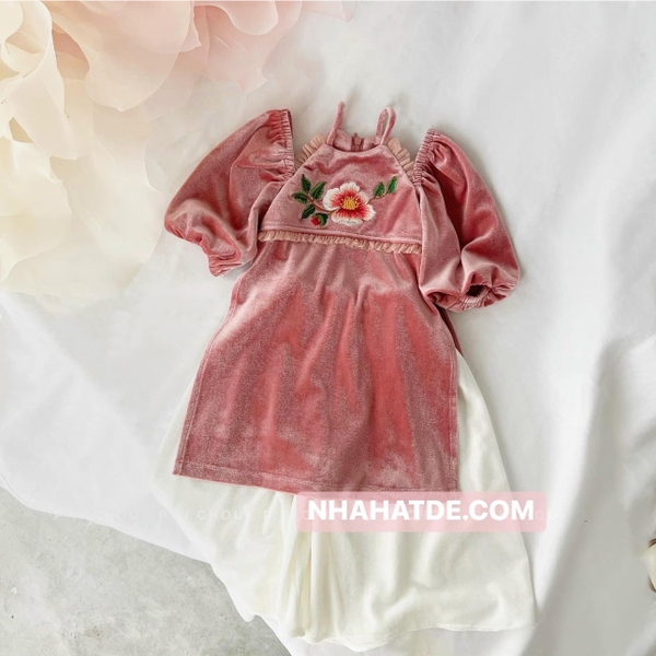Áo dài nhung hồng cổ yếm tay bồng thêu hoa TRÀ