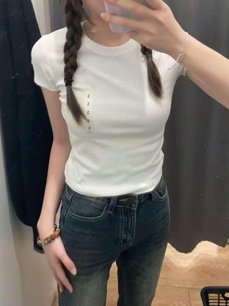 Set 2 áo zip cộc tay Uni đen, trắng