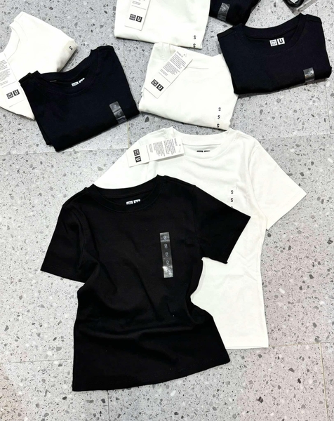 Set 2 áo zip cộc tay Uni đen, trắng