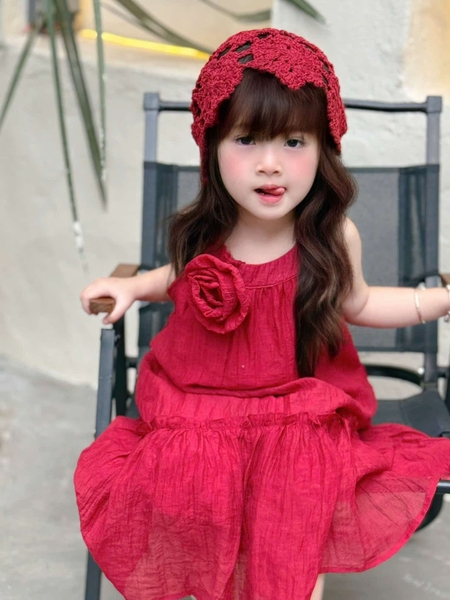 Váy maxi voan cổ yếm đính hoa 3D màu ĐỎ Suzi Kids cho bé