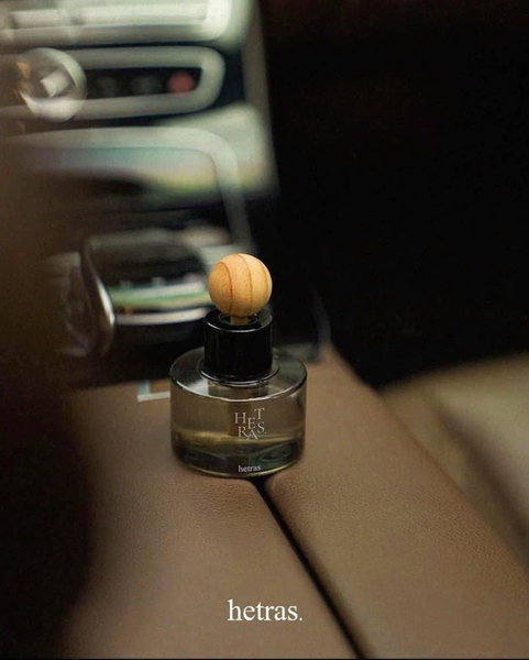 Set 2 lọ tinh dầu ô tô Hetras nhiều mùi