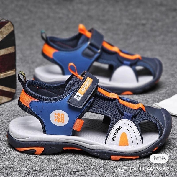 Sandal Future bít mũi chân 3 màu cho bé