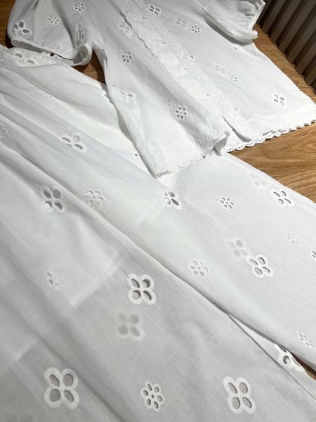 Bộ thô ren cộc tay trắng Na Na thêu hoa quần suông dài