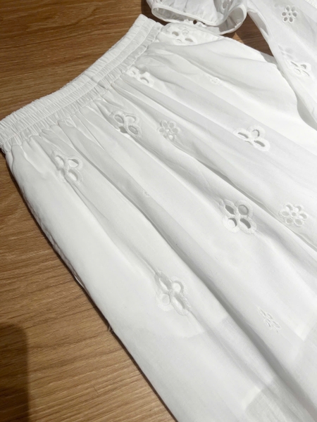 Bộ thô ren cộc tay trắng Na Na thêu hoa quần suông dài