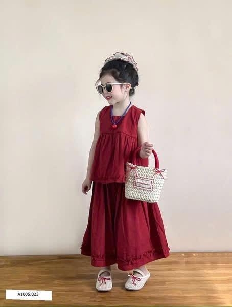 Bộ áo sát nách quần suông dài chất thô màu đỏ đô cho bé