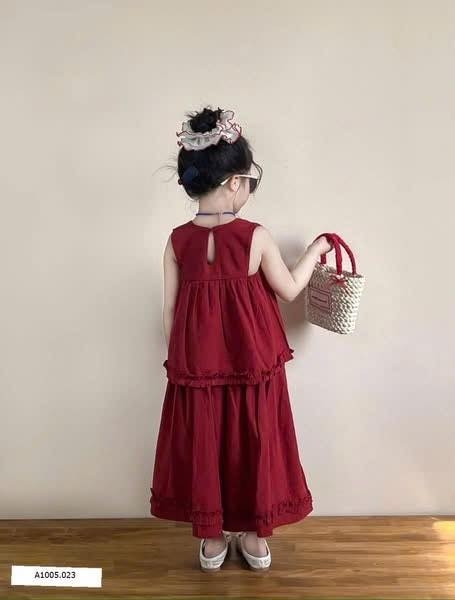 Bộ áo sát nách quần suông dài chất thô màu đỏ đô cho bé