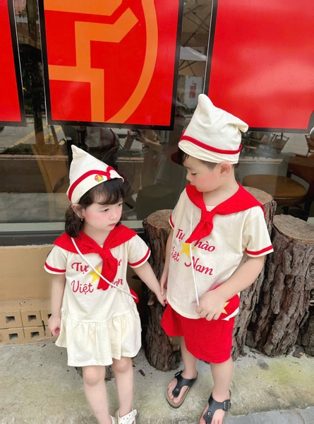 Set 5 chi tiết tone đỏ be Tự hào Việt Nam cho bé