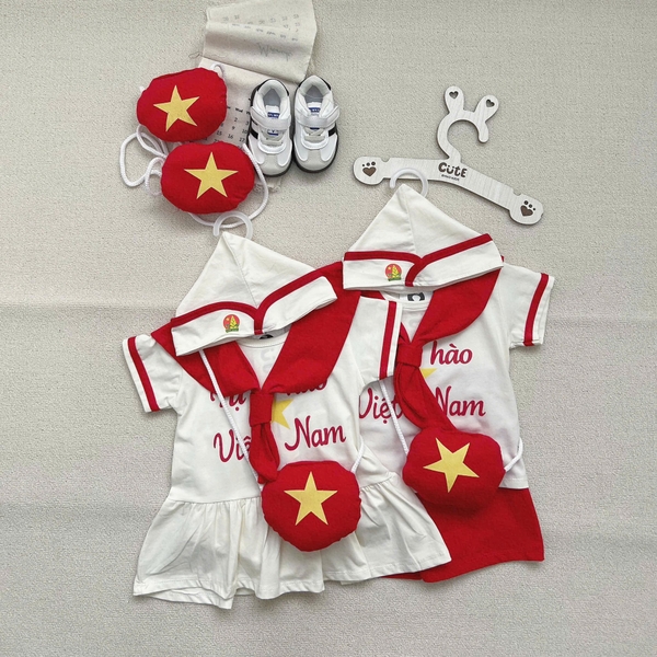 Set 5 chi tiết tone đỏ be Tự hào Việt Nam cho bé