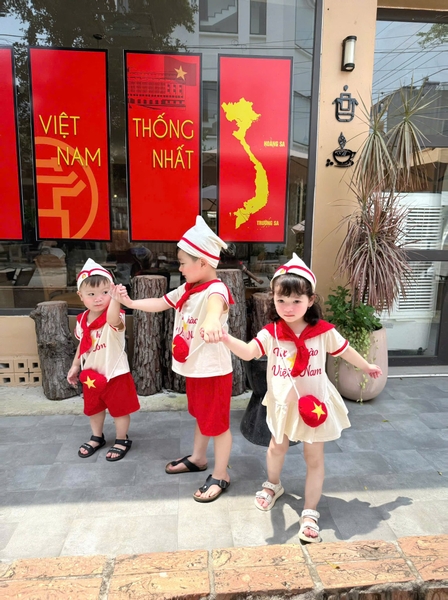 Set 5 chi tiết tone đỏ be Tự hào Việt Nam cho bé