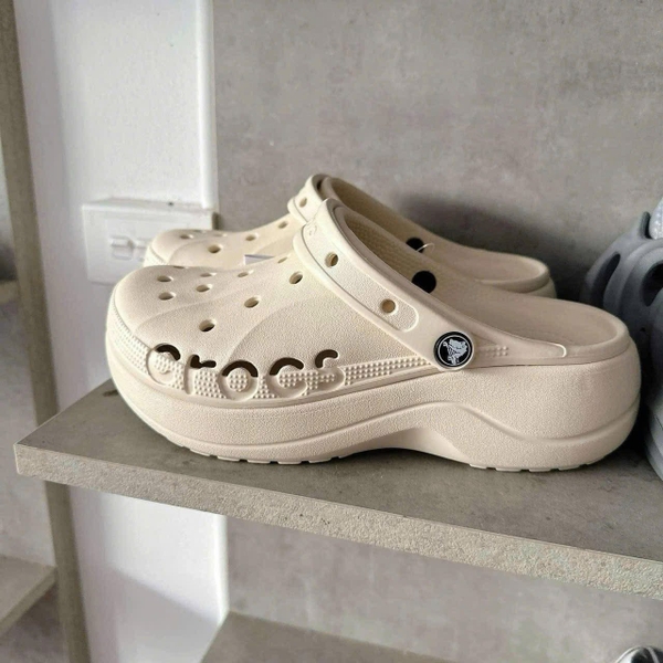 Dép Crocs Baya Platform Clog màu be