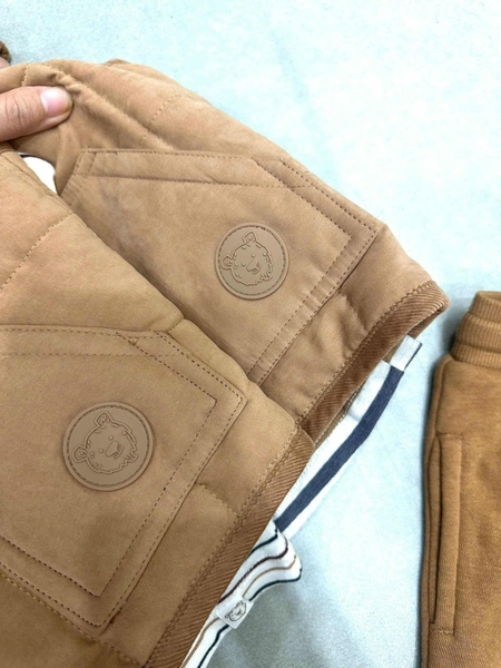 Set 3 món Tommy Bahama NÂU áo gile, áo thun kẻ ngang, quần nỉ