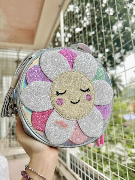 Balo Smiggle mầm non 3D size 26x21cm mẫu hoa, cầu vồng