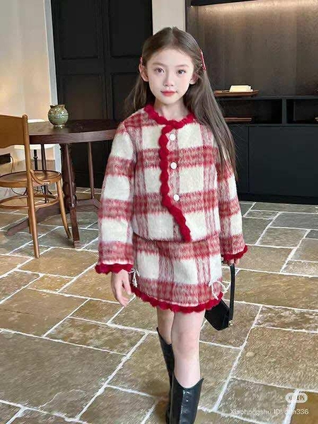 Set váy dạ kẻ đỏ đính nơ cho bé