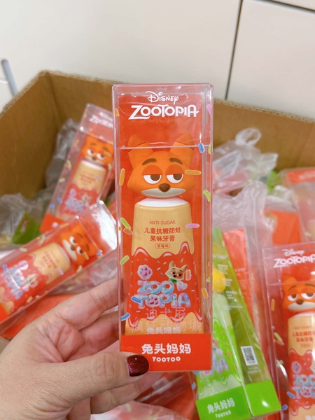 Kem đánh răng 3 màu Zootopia thỏ tím, cáo cam, báo xanh lá