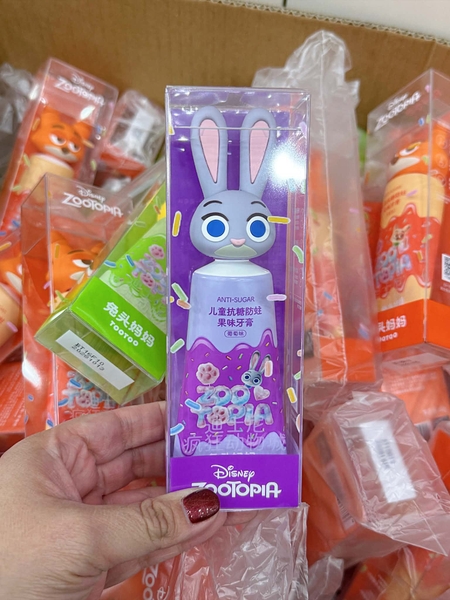 Kem đánh răng 3 màu Zootopia thỏ tím, cáo cam, báo xanh lá