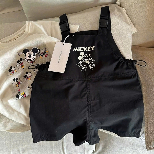 Quần yếm kaki Mickey 3 màu đen, nâu, be cho bé