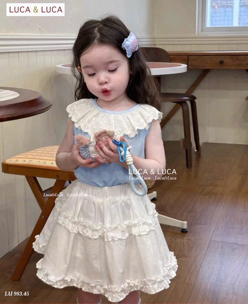 Set áo sát nách xanh phối ren kèm chân váy trắng Luca&Luca