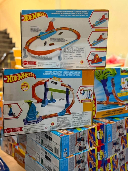 Bộ mô hình ô tô Hot Wheels đường đua tăng tốc