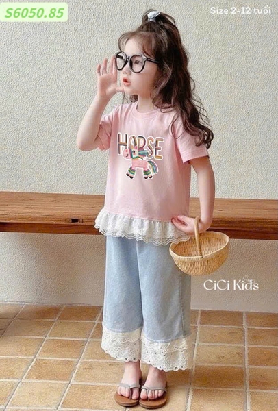 Bộ Horse Sofia Candy áo cộc tay hồng quần jean dài phối ren