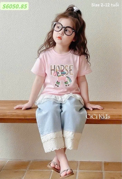 Bộ Horse Sofia Candy áo cộc tay hồng quần jean dài phối ren