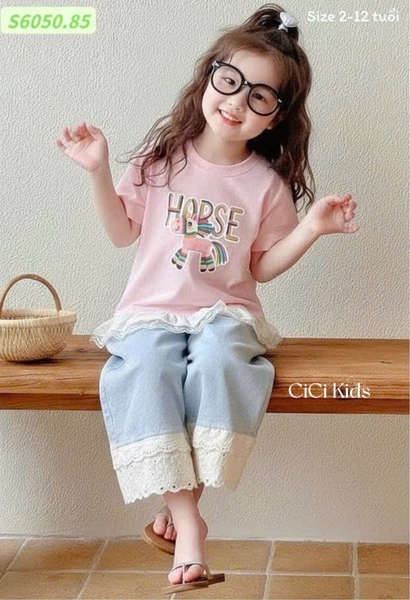 Bộ Horse Sofia Candy áo cộc tay hồng quần jean dài phối ren