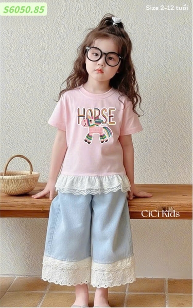 Bộ Horse Sofia Candy áo cộc tay hồng quần jean dài phối ren