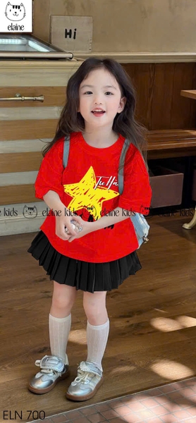 Bộ cotton BÉ GÁI Elaine cộc tay áo cờ đỏ sao vàng Tự hào Việt Nam mix CHÂN VÁY xếp ly đen