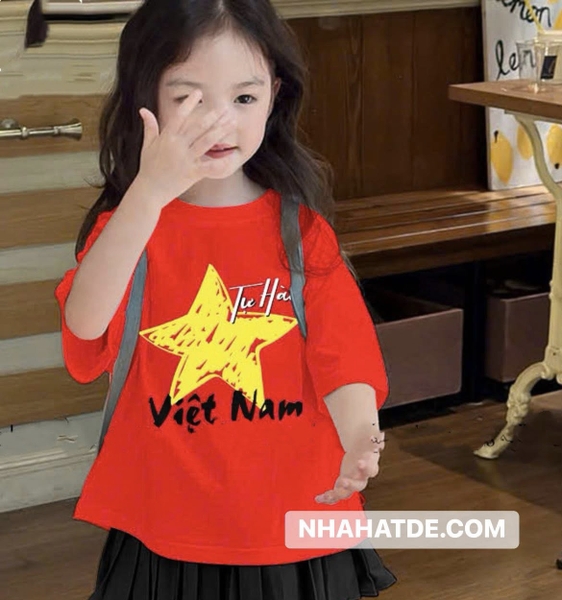 Áo phông BÉ GÁI Tự hào Việt Nam cờ đỏ sao vàng Elaine