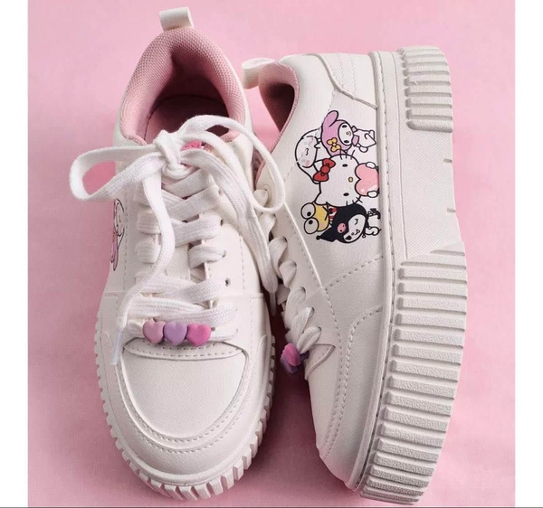 Giày sneaker ZARA Sanrio Hello Kitty trắng kèm charm trái tim