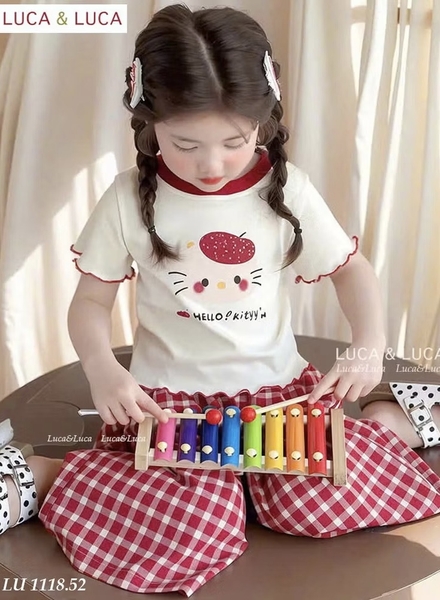 Bộ Hello Kitty Luca&Luca áo trắng viền đỏ mix quần caro suông dáng lửng