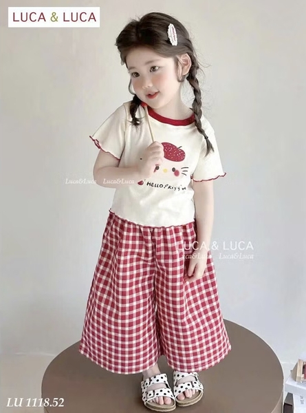 Bộ Hello Kitty Luca&Luca áo trắng viền đỏ mix quần caro suông dáng lửng