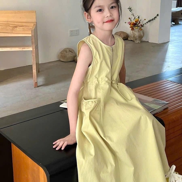 Váy thô sát nách màu vàng khoá kéo cho bé