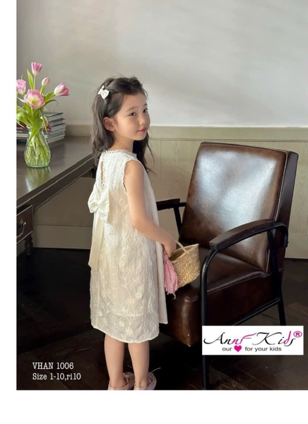 Váy sát nách ren trắng nơ lưng Anni Kids dáng suông