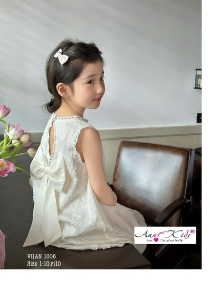 Váy sát nách ren trắng nơ lưng Anni Kids dáng suông