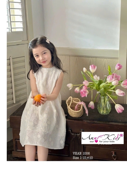Váy sát nách ren trắng nơ lưng Anni Kids dáng suông