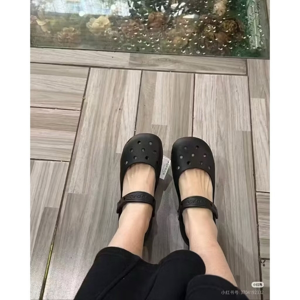 Dép crocs 5 màu nâu trà sữa, be, trắng, đen, da beo cho nữ