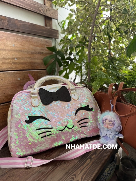 Túi du lịch Smiggle có dây đeo size 42x30cm