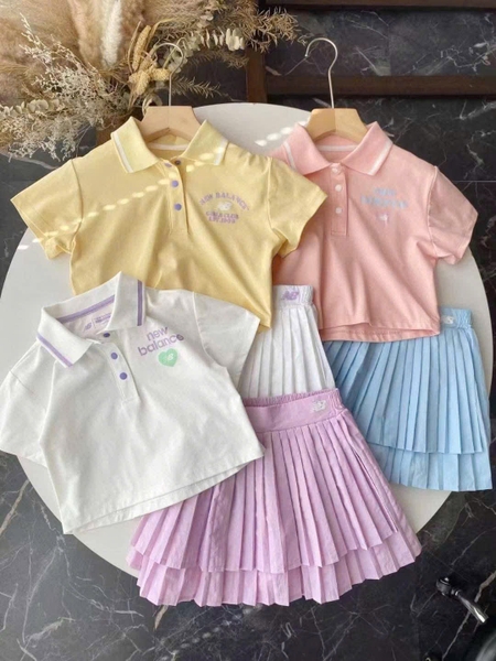 Bộ polo cộc tay New Balance màu pastel mix chân váy xếp ly 3 màu