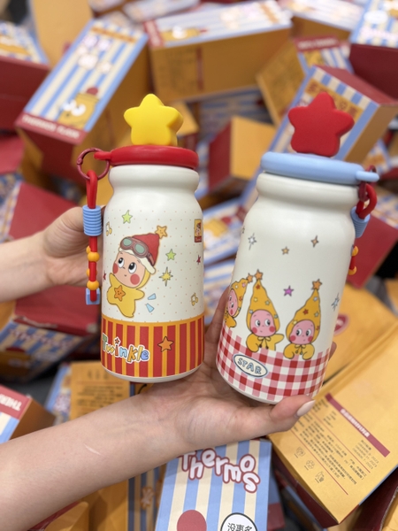 Bình giữ nhiệt Twinkle Twinkle 500ml 2 màu đỏ, xanh