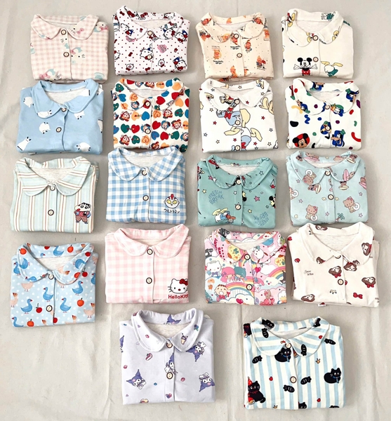 Bộ Pyjama Qibao màu be nhân vật Mickey Donald