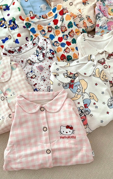 Bộ Pyjama Qibao màu be nhân vật Mickey Donald