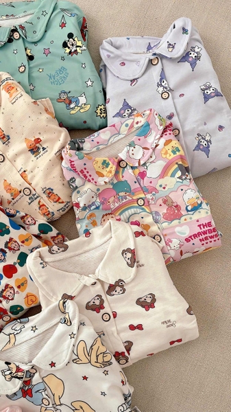 Bộ Pyjama Qibao màu be nhân vật Mickey Donald