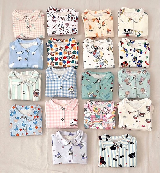 Bộ Pyjama Qibao màu be nhân vật Mickey Donald