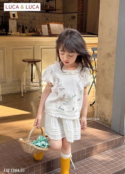 Bộ áo trắng thêu chữ kèm chân váy ren thô Luca&Luca