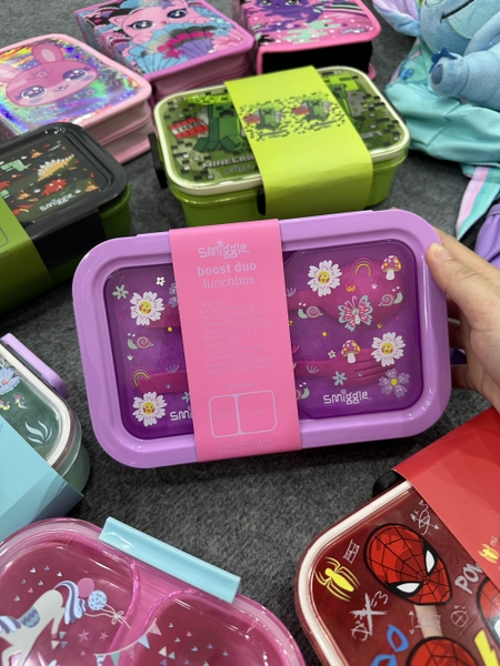 Hộp đựng cơm 2 KHAY KÈM THÌA DĨA Smiggle BPA Free cho bé
