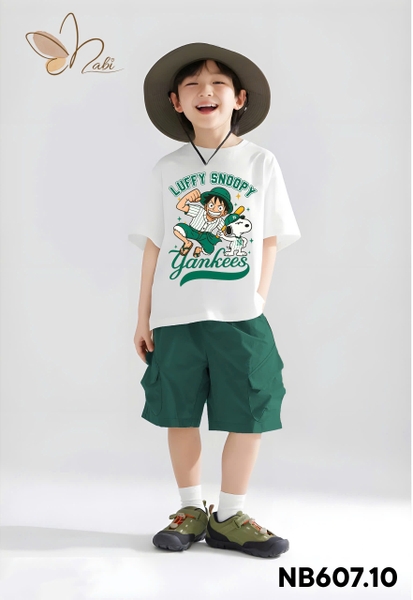 Bộ cotton Nabi áo trắng Luffy Snoopy quần short kaki xanh lá bé trai