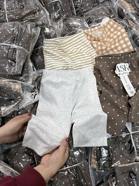 Set 4 quần legging lửng bé gái caro cam, chấm bi nâu, kẻ ngang, ghi