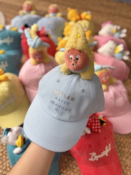 Mũ lưỡi trai gắn gấu bông hoạt hình các màu Hello Kitty, Twinkle, Pooh, Minnie
